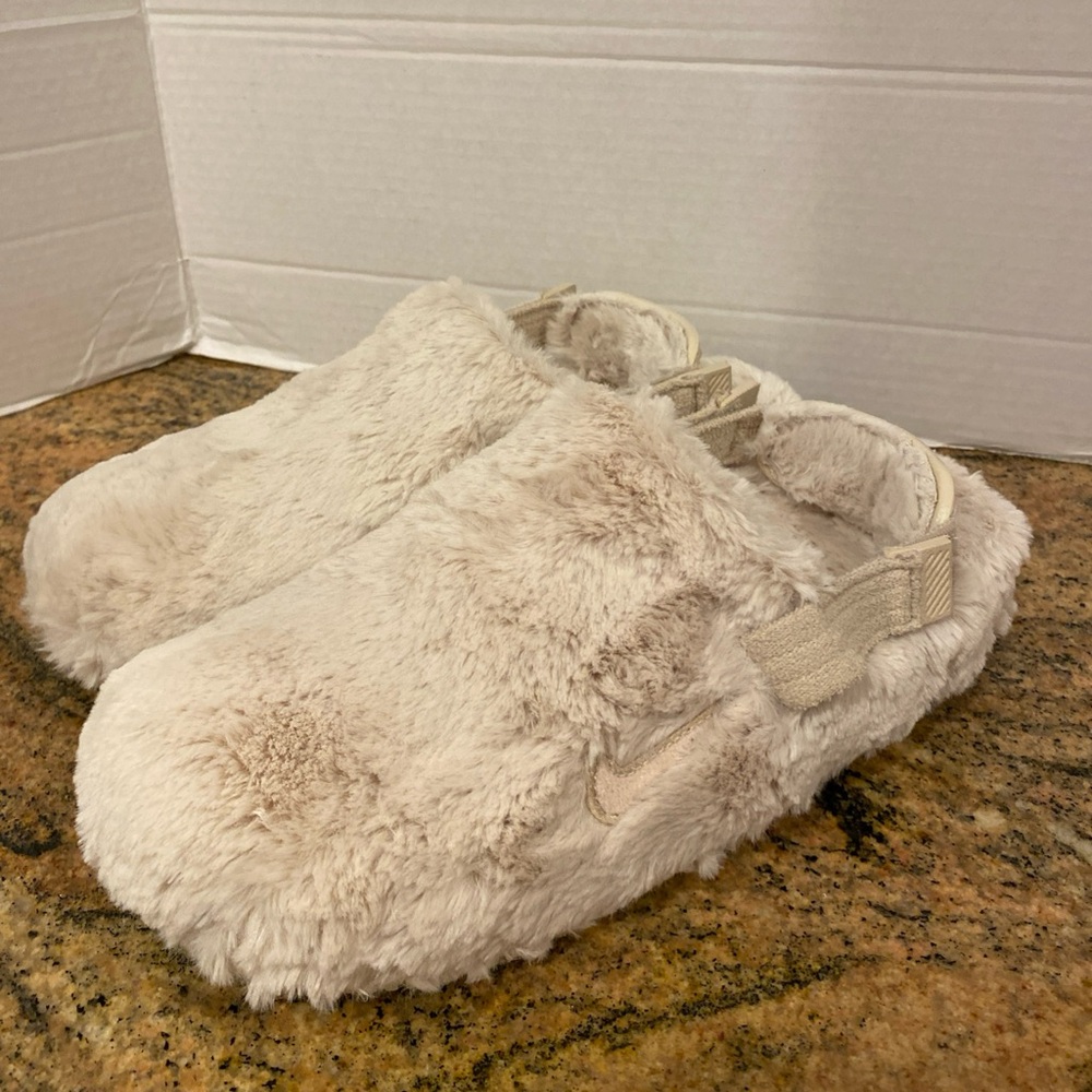 Nike Calm Mule  SE NA 'Sanddrift Color Fur' Beige  Women's Size 9 FZ3119-100 NEW